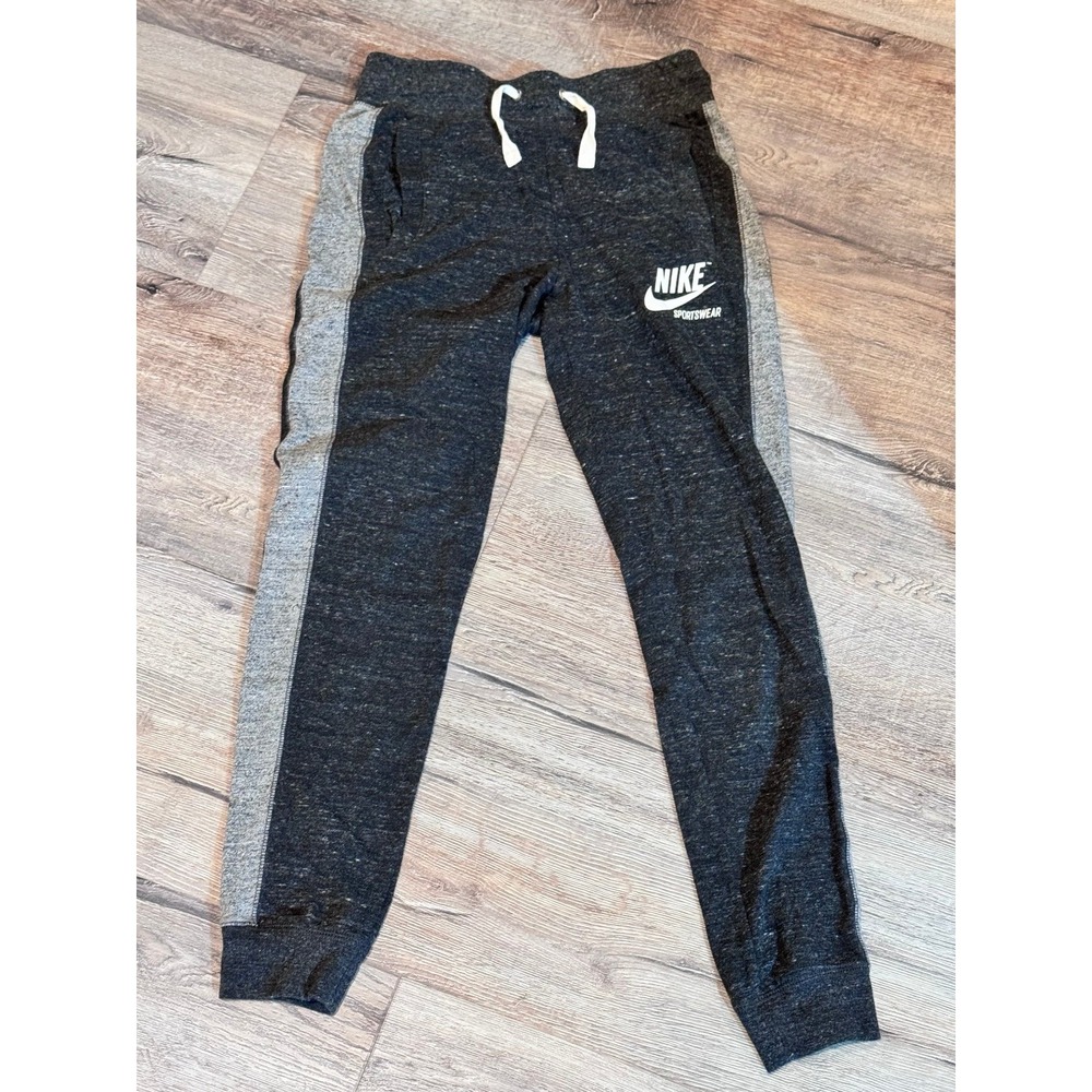 Nike sportswear joggers women's size xs